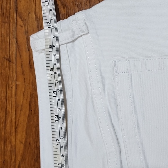 Torrid Cuffed White Denim Shorts Non Distressed Size 12 - Picture 5 of 8